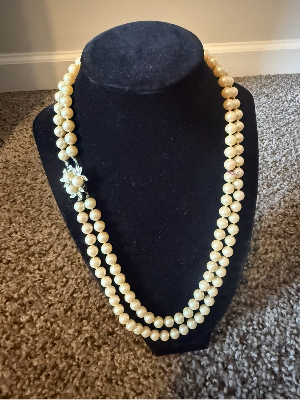 Classic Cream Pearl Double-Strand Necklace with Floral Clasp 12